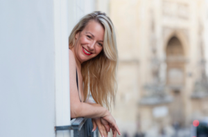 Vanessa, photographe, capturant des histoires vraies à travers la lumière