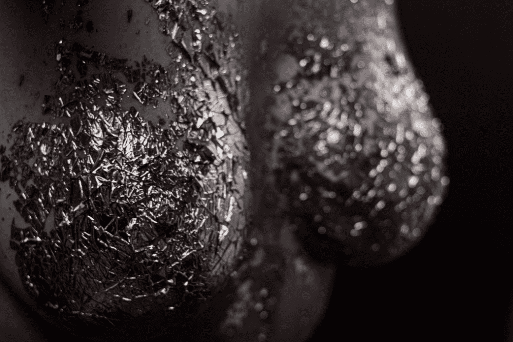 Seance photographique boudoir féminité résilience or