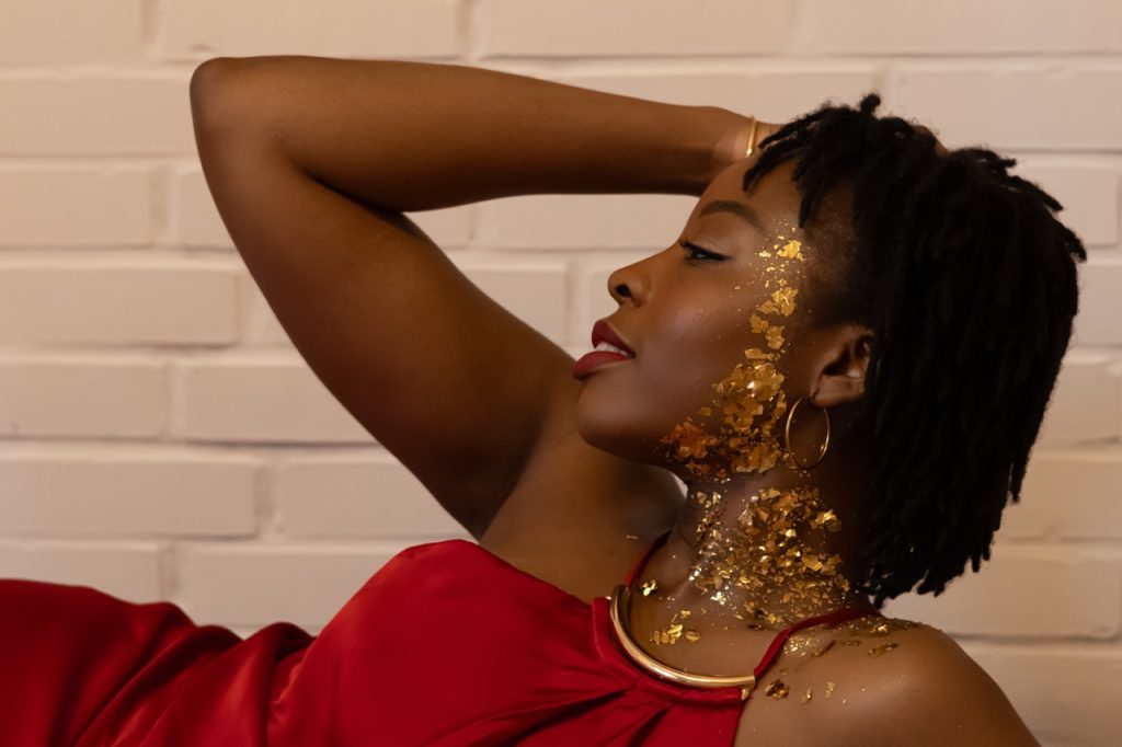 Aller à la page d'accueil de Nerougispas pour découvrir des conseils beauté et astuces pour éviter d.